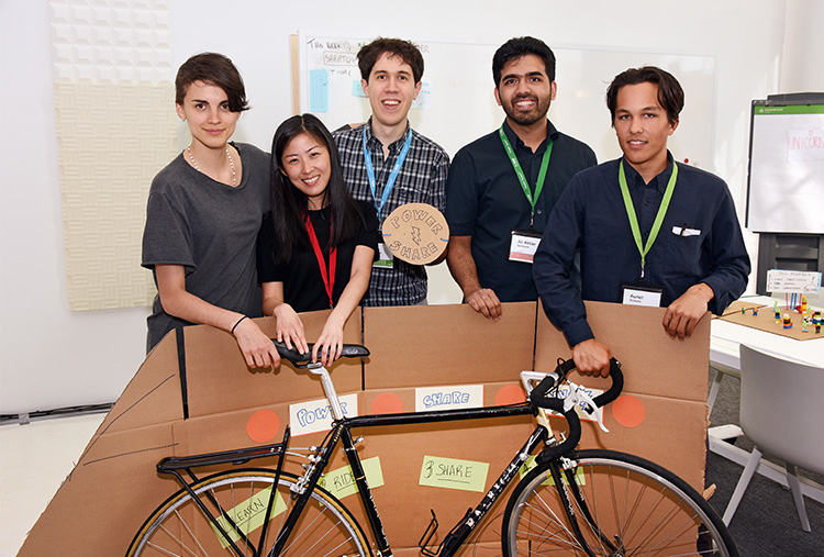 Bei der Jamming Session mit adidas iwar eine Gruppe von Mobilitäts- und Fitnessbegeisterten aus aller Welt zusammengekommen. Das Thema: die Zukunft der städtischen Fortbewegung. (Foto)