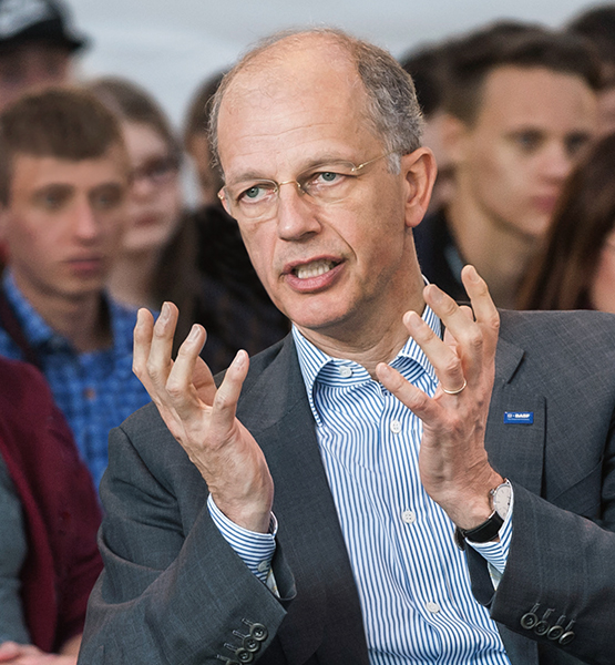 Dr. Kurt Bock, Chairman of the Board of Executive Directors (photo)
