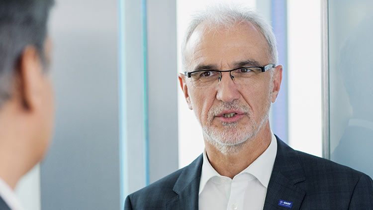 Dr. Harald Schwager, Member of the Board of Executive Directors of BASF SE (Photo)