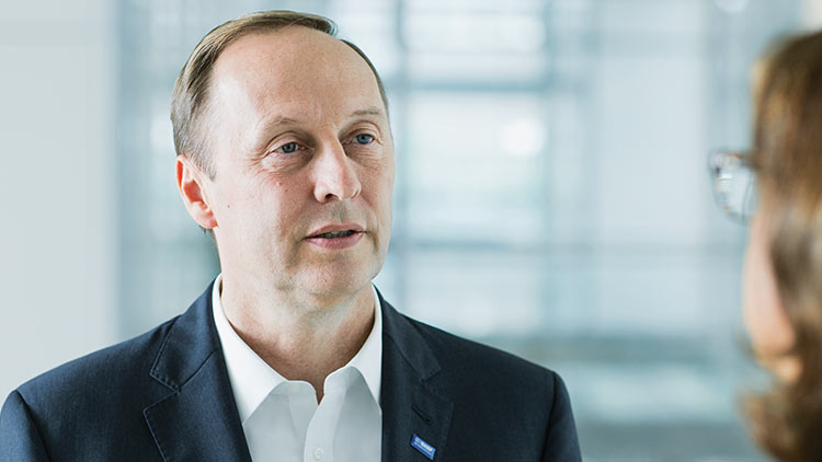Wayne T. Smith, Member of the Board of Executive Directors of BASF SE (Photo)