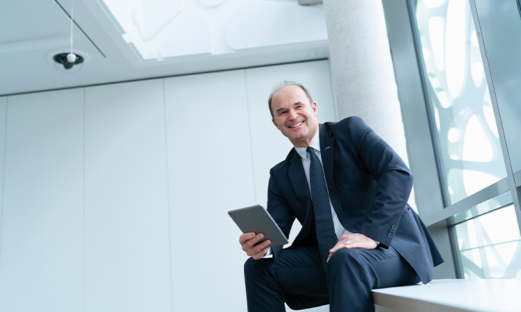 Dr. Martin Brudermüller, Chairman of the Board of Executive Directors (photo)